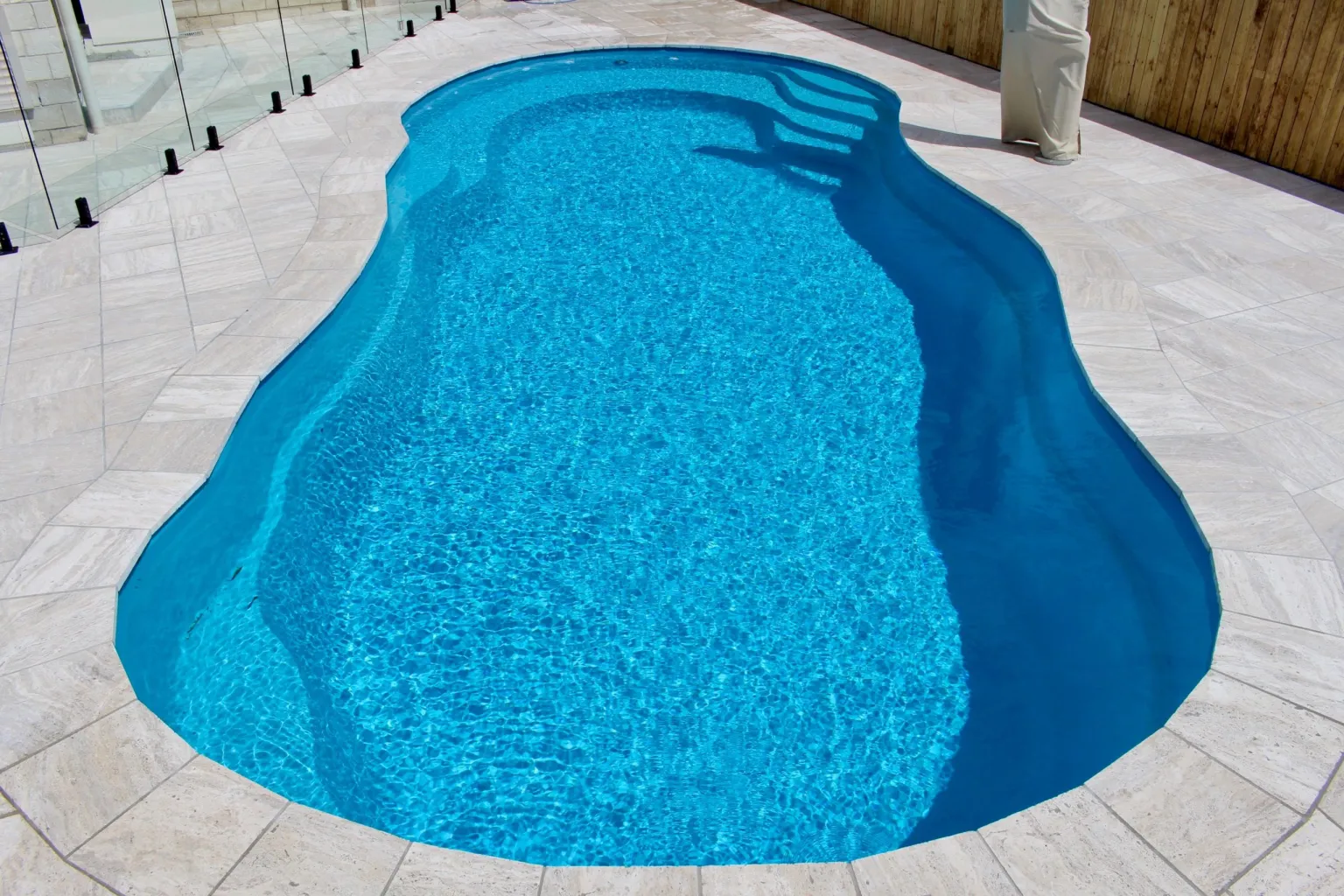 X-PHOTO-LP-AU-Riviera-Crystal-Blue-Brisbane-North-001-scaled