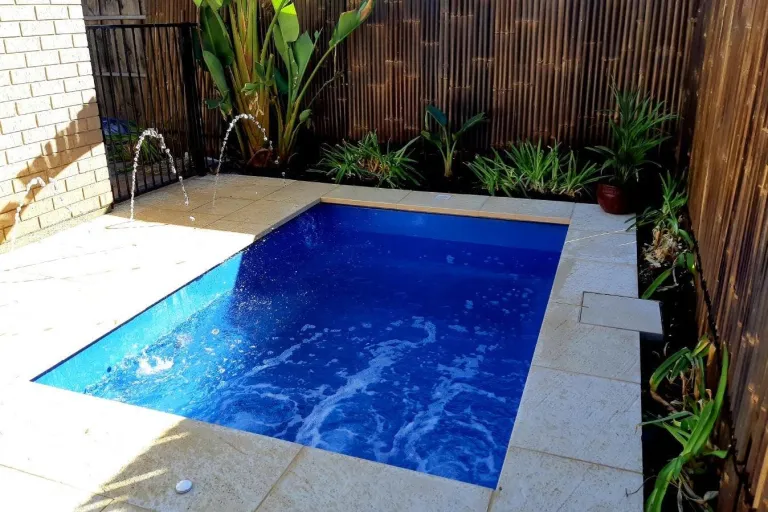 PHOTO-LP-AU-Fiji-Plunge-2.90-Sapphire-Blue-Adelaide-Metro-2021-002-edited